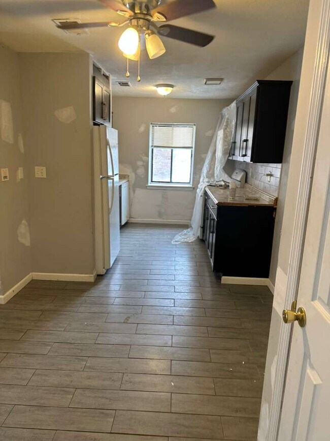 Foto del edificio - 402 Kennedy Dr