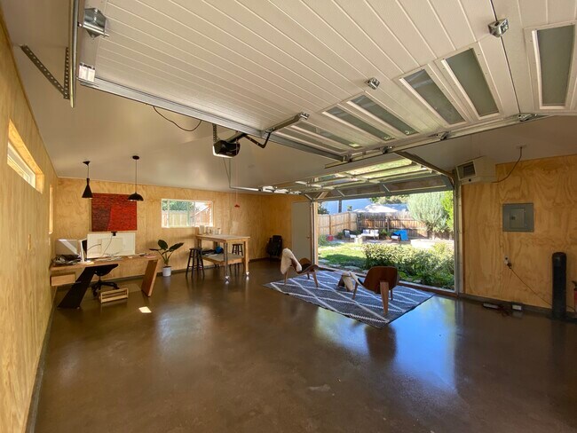 Foto del edificio - 1807 Whedbee St