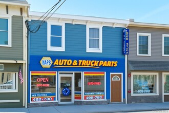 Building Photo - 3 E Main St