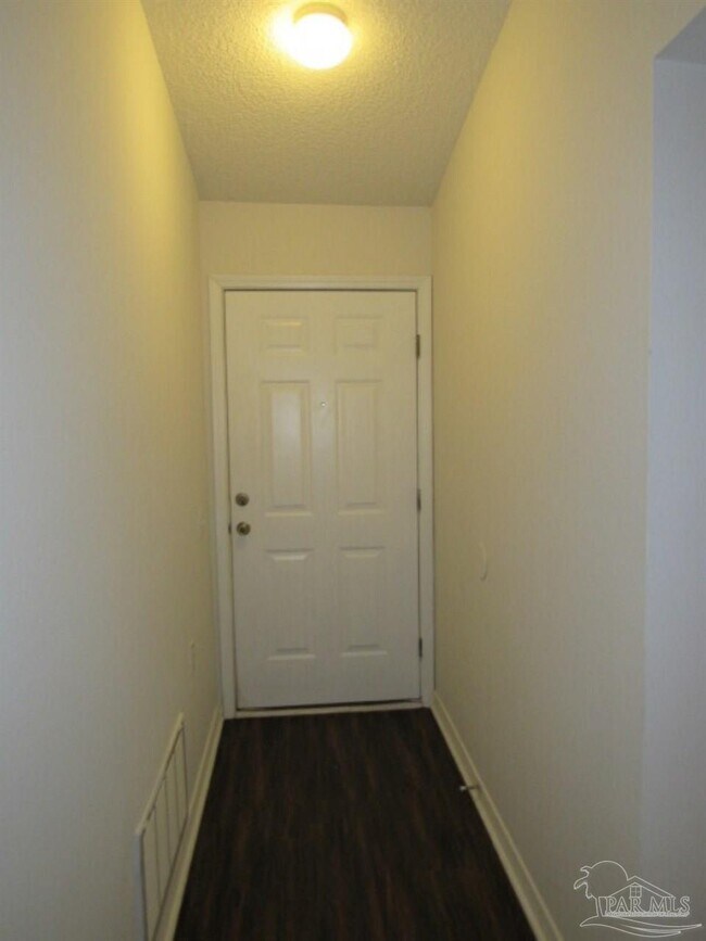 Foto del edificio - 2352 Trailwood Dr