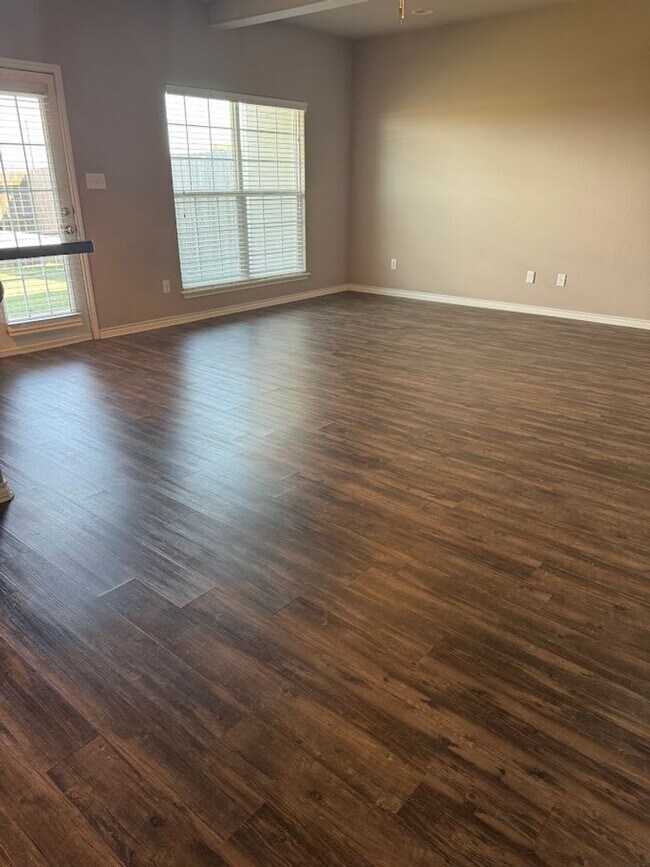 Building Photo - Welcome Home!