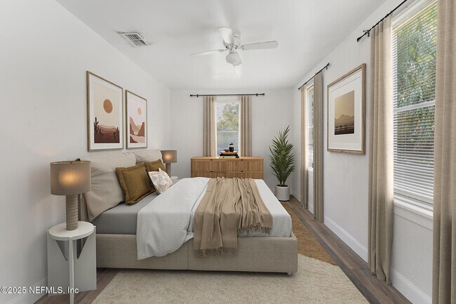 Foto del edificio - 1018 W 23rd St