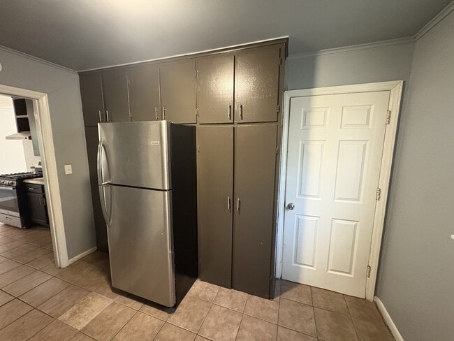 Foto del edificio - 627 E Young Pl