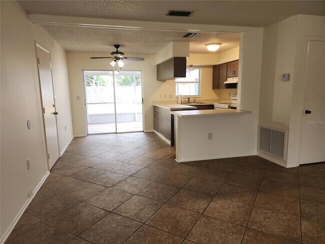 Foto del edificio - 3914 Gatewood Dr