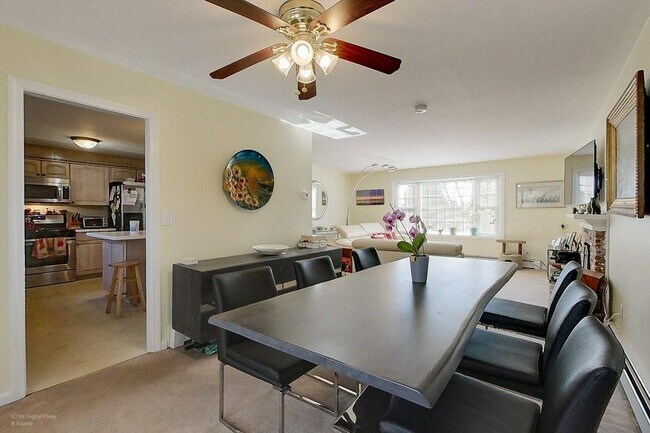 Foto del edificio - 88 Woodland Dr