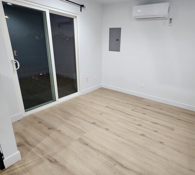 Sala de estar - 3449 Michigan Ave