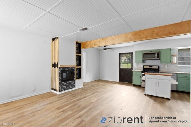 Building Photo - 3 br, 2 bath House - 1402 McCall Drive, Sh...
