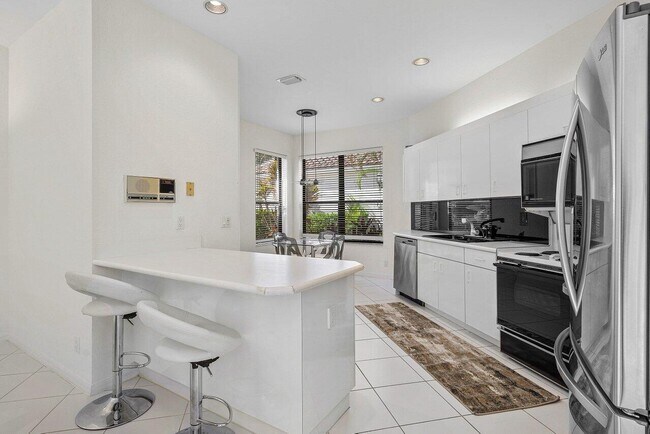 Foto del edificio - 17099 Ryton Ln