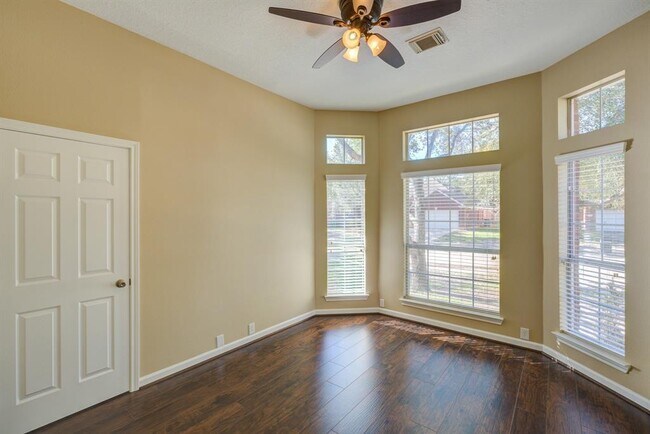Building Photo - 6311 Clear Canyon Dr