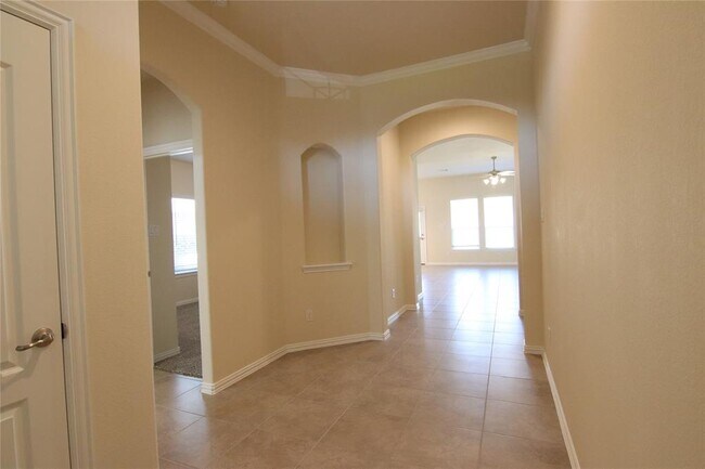 Building Photo - 21353 Somerset Shores Crossing
