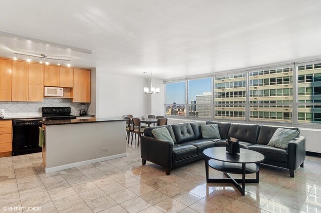 Foto del edificio - 3550 N Lake Shore Dr