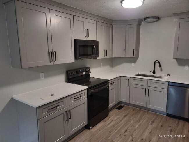 Building Photo - 8009 Stoney Point Rd