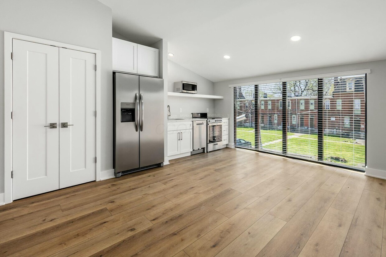 Foto principal - 1661 Franklin Park S