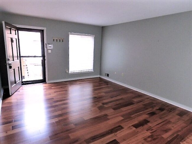 Foto del edificio - Fabulous 2 BR Condo near German Village!