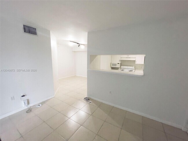 Foto del edificio - 2133 Renaissance Blvd