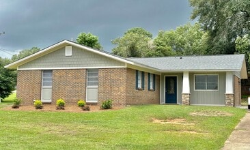 Building Photo - 500 Pell Ave