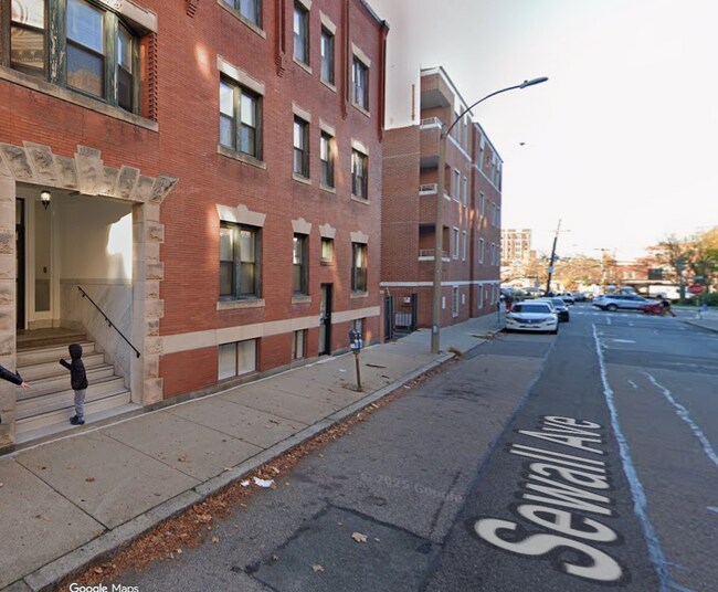 Building Photo - 10 Sewall St