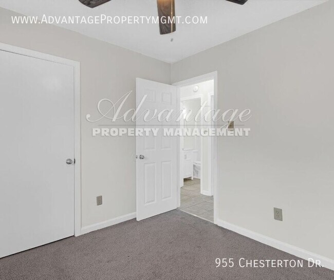 Foto del edificio - 955 Chesterton Dr