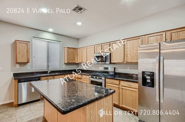 Building Photo - Alluring 3 bed /2 bath home in The Village...