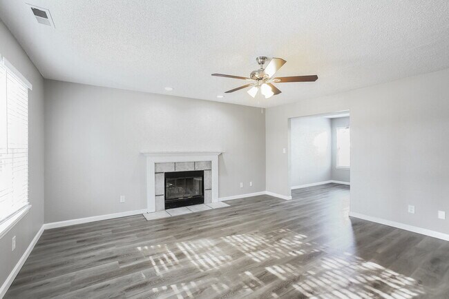 Foto del edificio - 4029 Willow Ct
