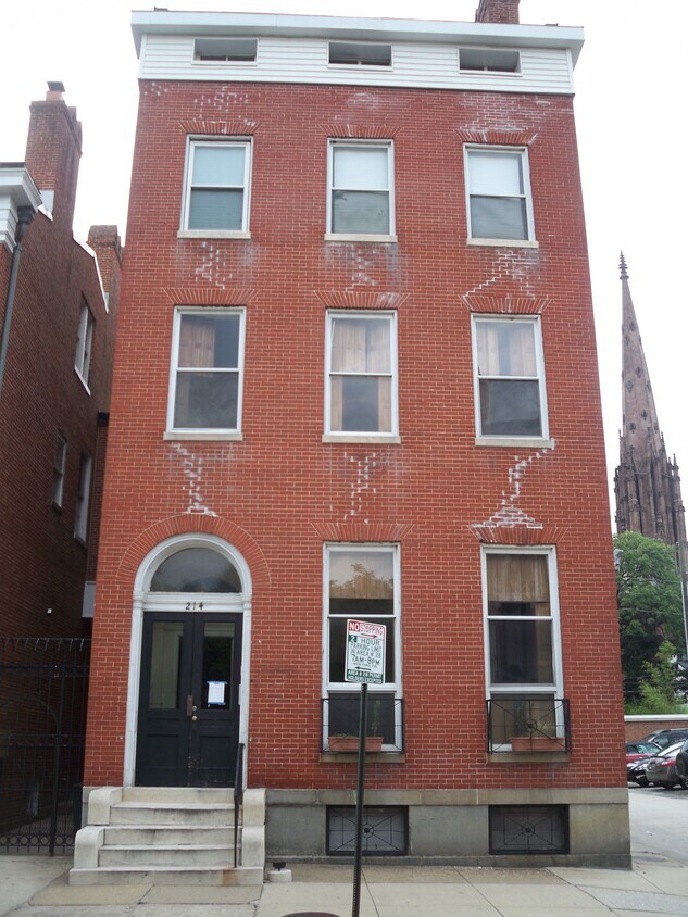 Foto principal - 214 W Monument St