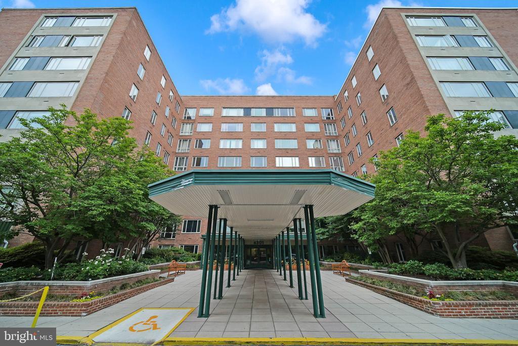 Foto principal - 4301 Massachusetts Ave NW