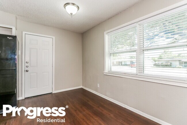 Building Photo - 509 Carswell Terrace