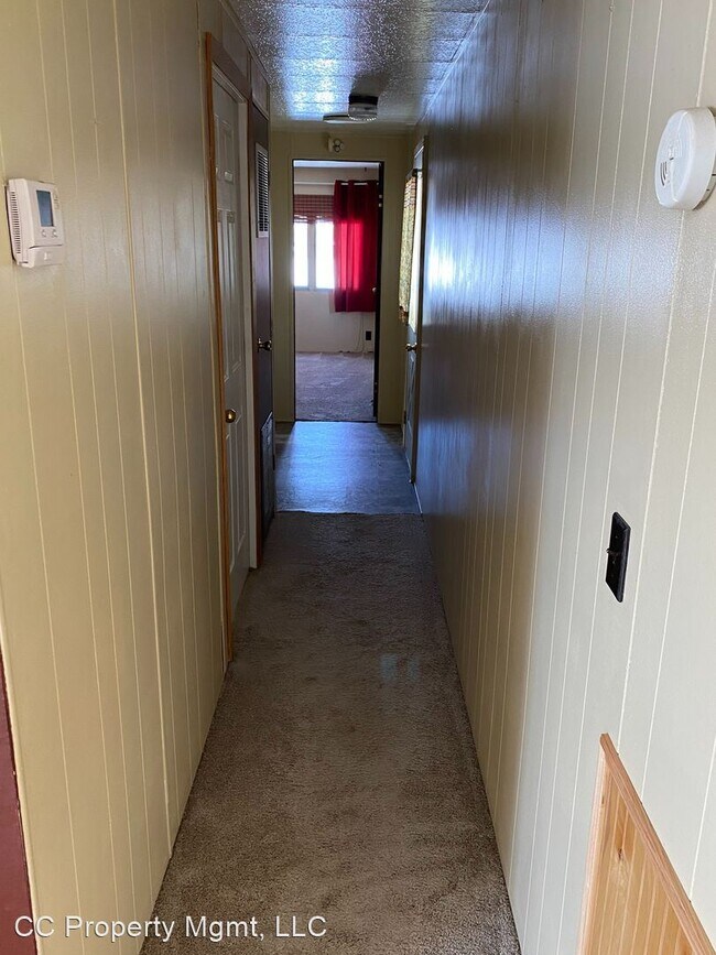 Building Photo - 2 br, 1 bath House - 1550 Seger Drive #115