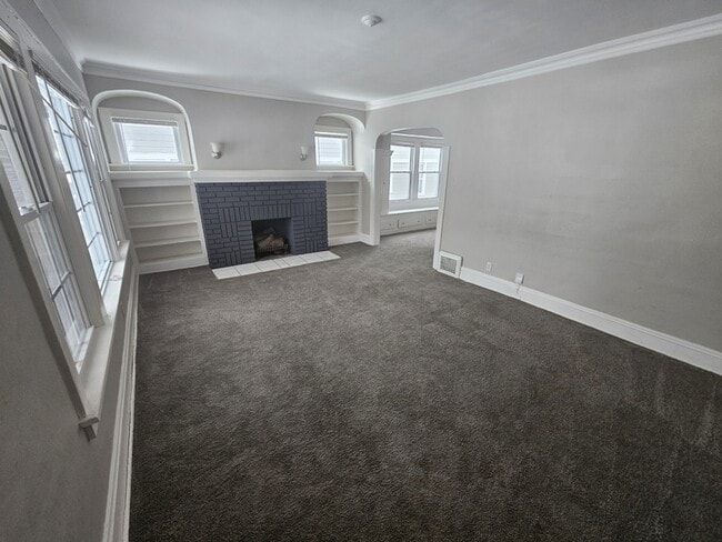 Building Photo - 931 Helmsdale Rd