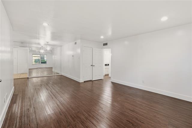 Foto del edificio - 7937 Royal Ln