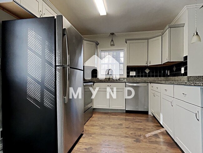 Foto del edificio - 4811 Mcalpine Ln