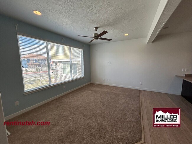 Building Photo - Beautiful Bluffdale Townhome For Rent!!