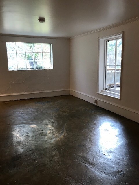Living Room - window to the right opens as door and leads to the screened porch - 87 Druid Cir NE