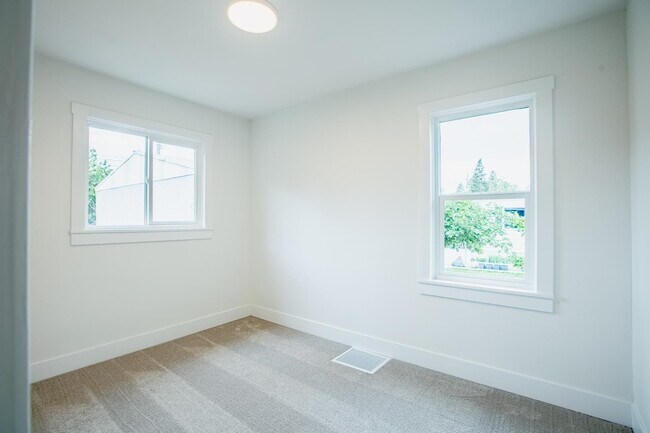 Foto del edificio - 6822 E 7th Ave