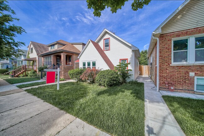 Foto del edificio - 4142 N McVicker Ave