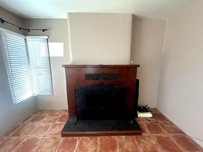 Foto del edificio - Charming 1951 Tujunga Home – Hillside Hide...