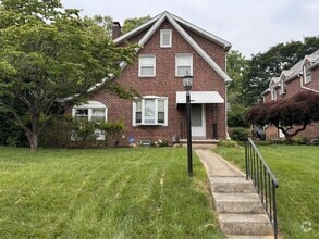 Building Photo - 1307 Arthur St