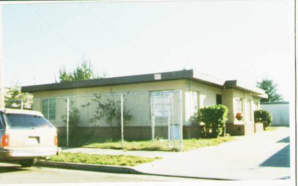 Building Photo - 1404-1412 Garvin Ave