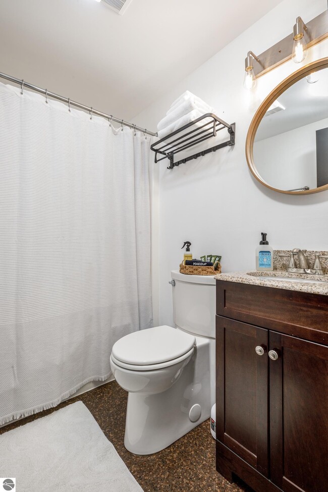 Foto del edificio - 5000 Town House Rd