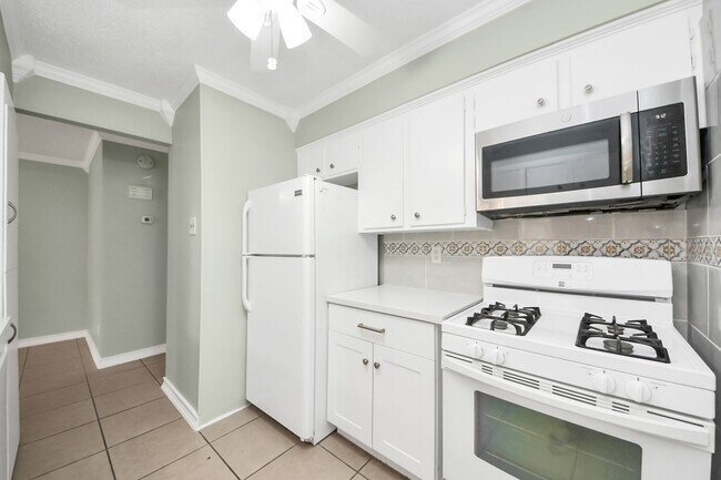 Foto del edificio - 44 W Tri Oaks Ln