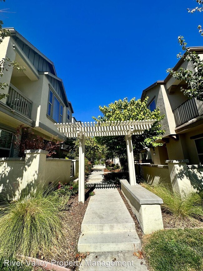 Building Photo - 2 br, 2.5 bath House - 2666 Cleat Lane