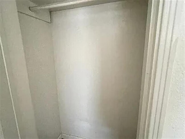 Foto del edificio - For Rent