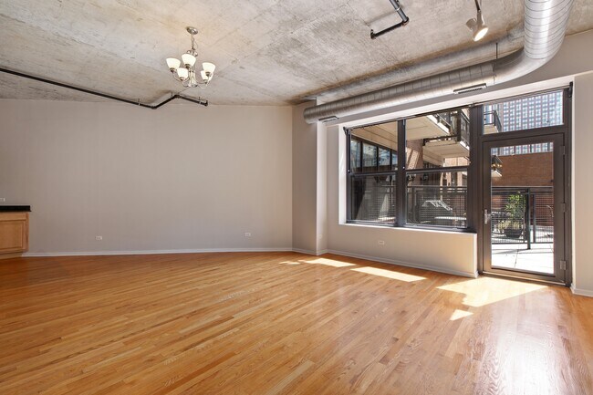 Foto del edificio - 849 N Franklin St