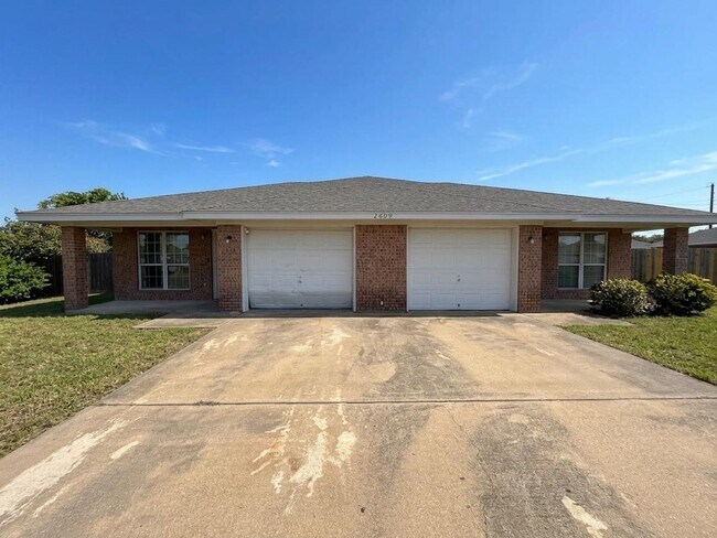 Building Photo - 2609 Vernice Loop