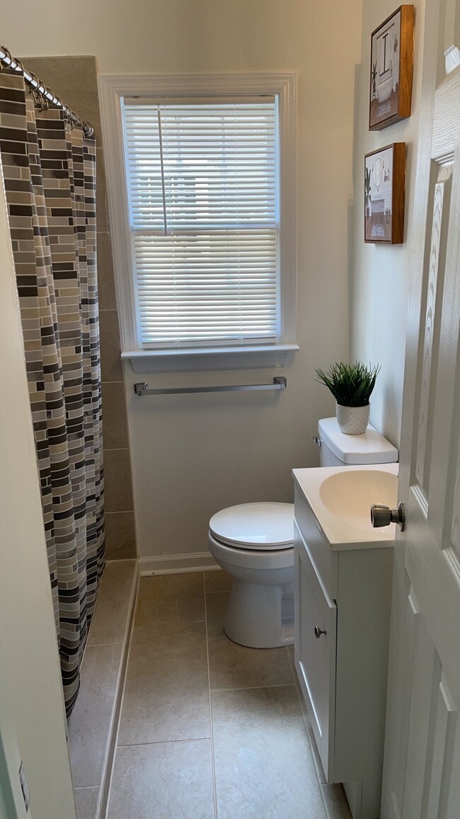 Full Bath #1 - 54 America St