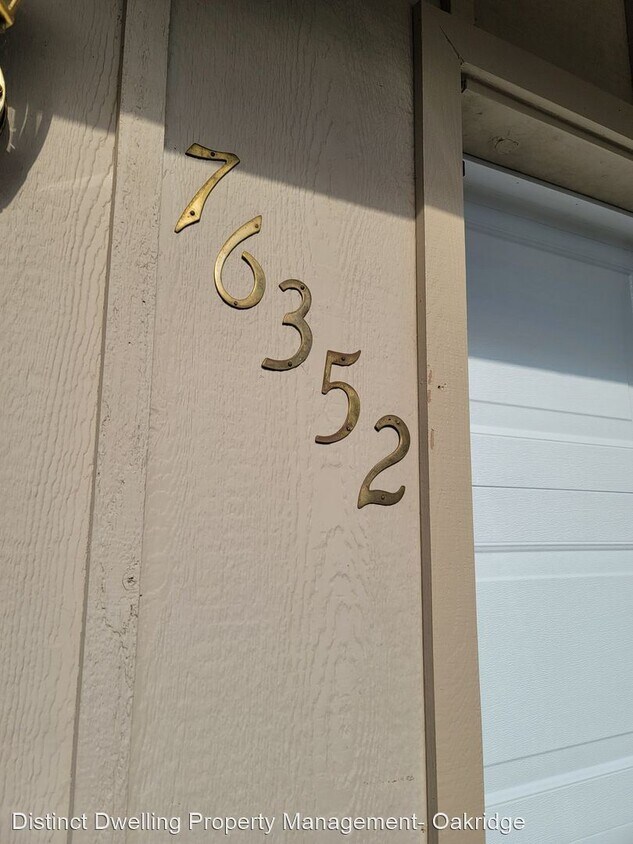 2 br, 2 bath House 76352 Christel Lane House Rental in Oakridge, OR