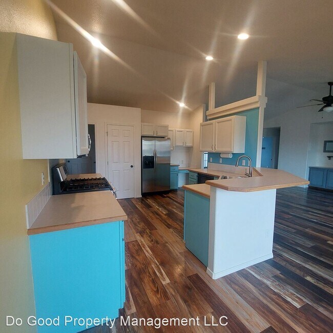 Building Photo - 4 br, 2 bath House - 416 Fall Drive