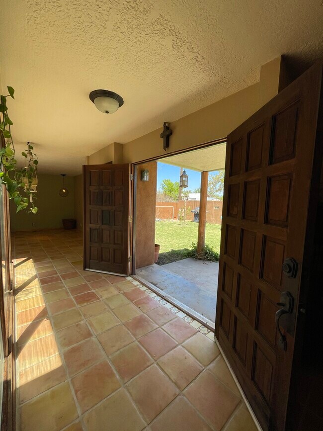 Building Photo - 3325 Rio Bravo Blvd SW