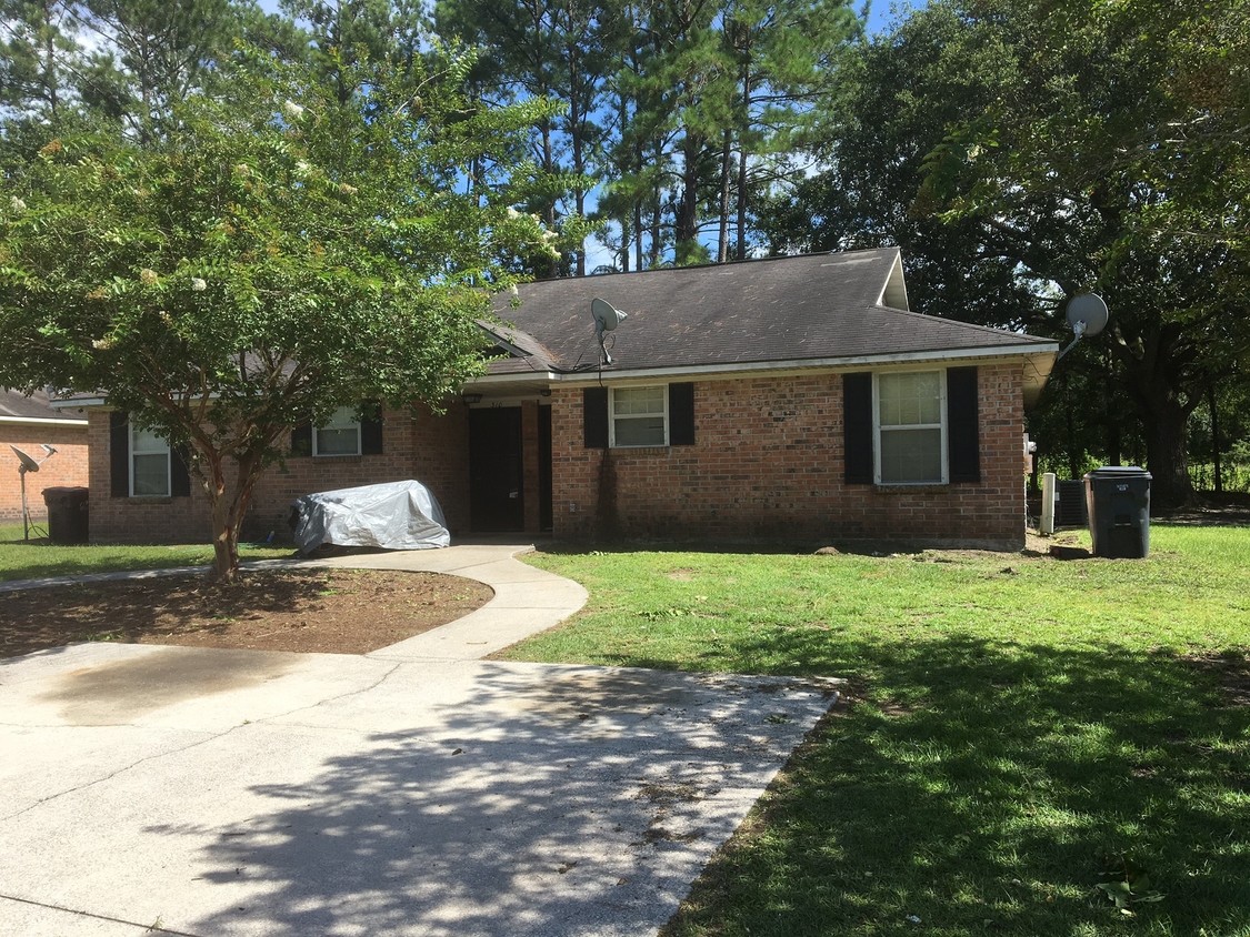 Primary Photo - 308-310 Baltic Ct