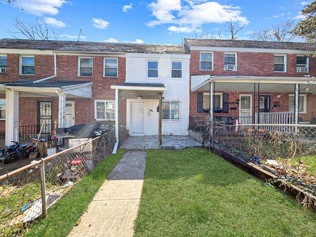 Building Photo - 4828 Beaufort Ave